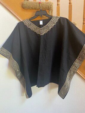 NWOT Poncho/ Muumuu top black cotton Novica Thailand, one size, never worn